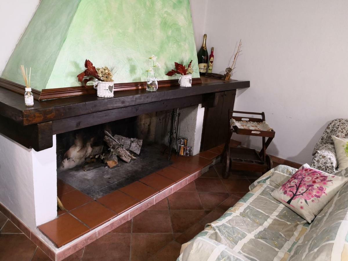 Villa L'Oleandro Oliena Luaran gambar