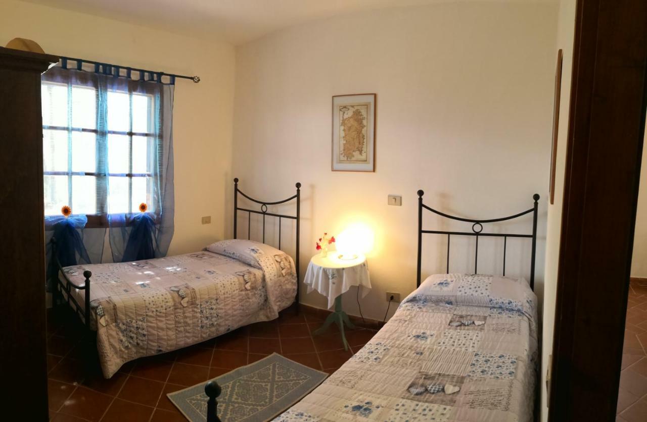 Villa L'Oleandro Oliena Luaran gambar