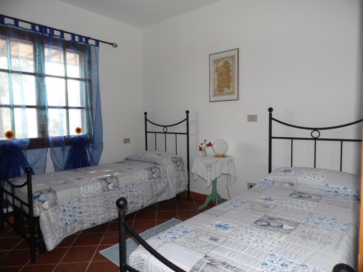 Villa L'Oleandro Oliena Luaran gambar
